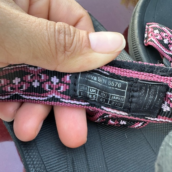 TEVA Midform Universal Black and Pink Women's Sandals size 10 - Picture 6 of 7